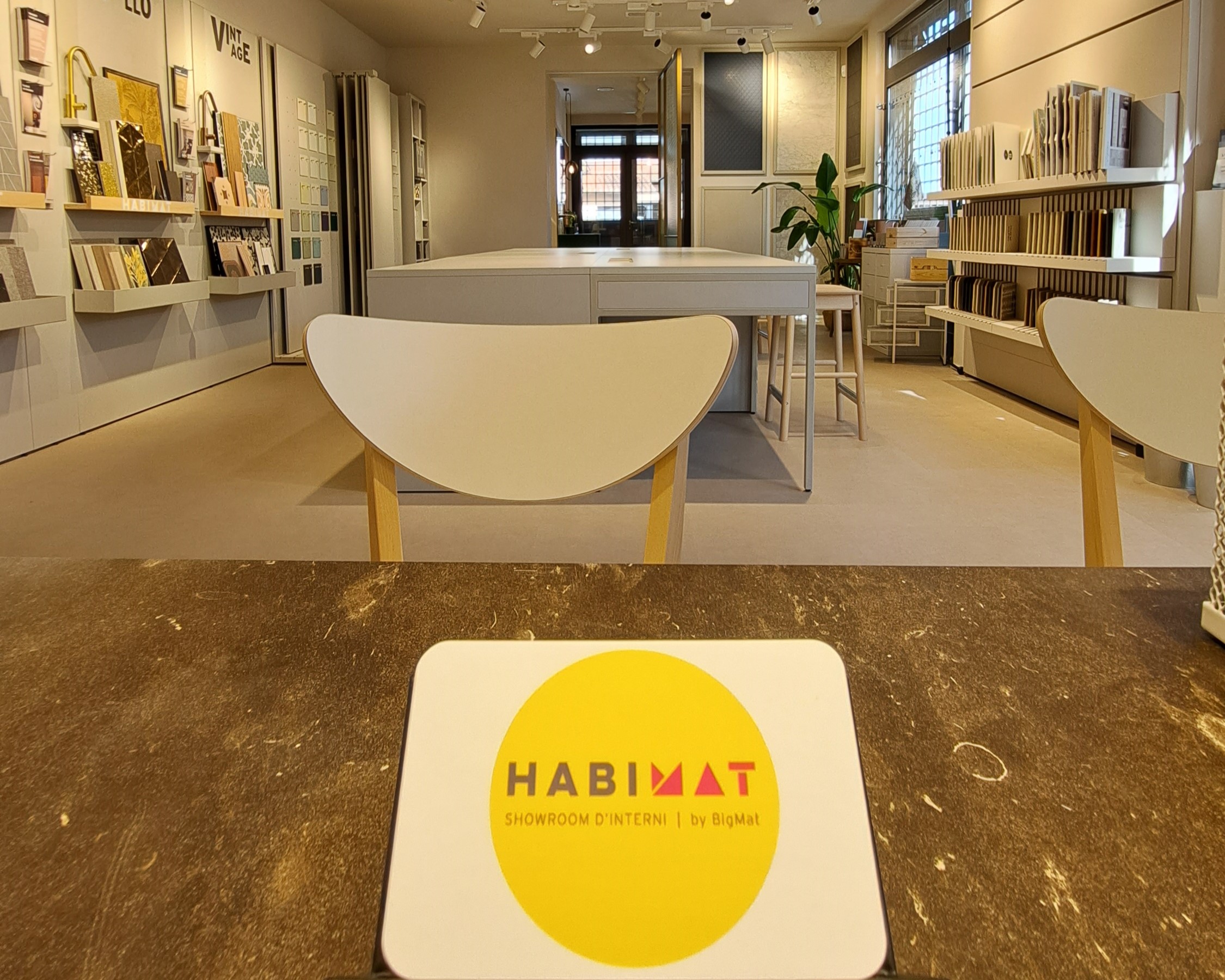 Habimat showroom interni roma colamariani poduti finiture bagni piastrelle arredobagno sanitari infissi porte illuminazione